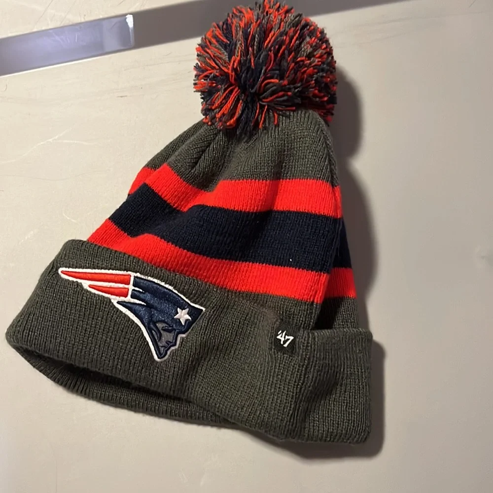 New England Patriots Winter Hat - Picture 3 of 4